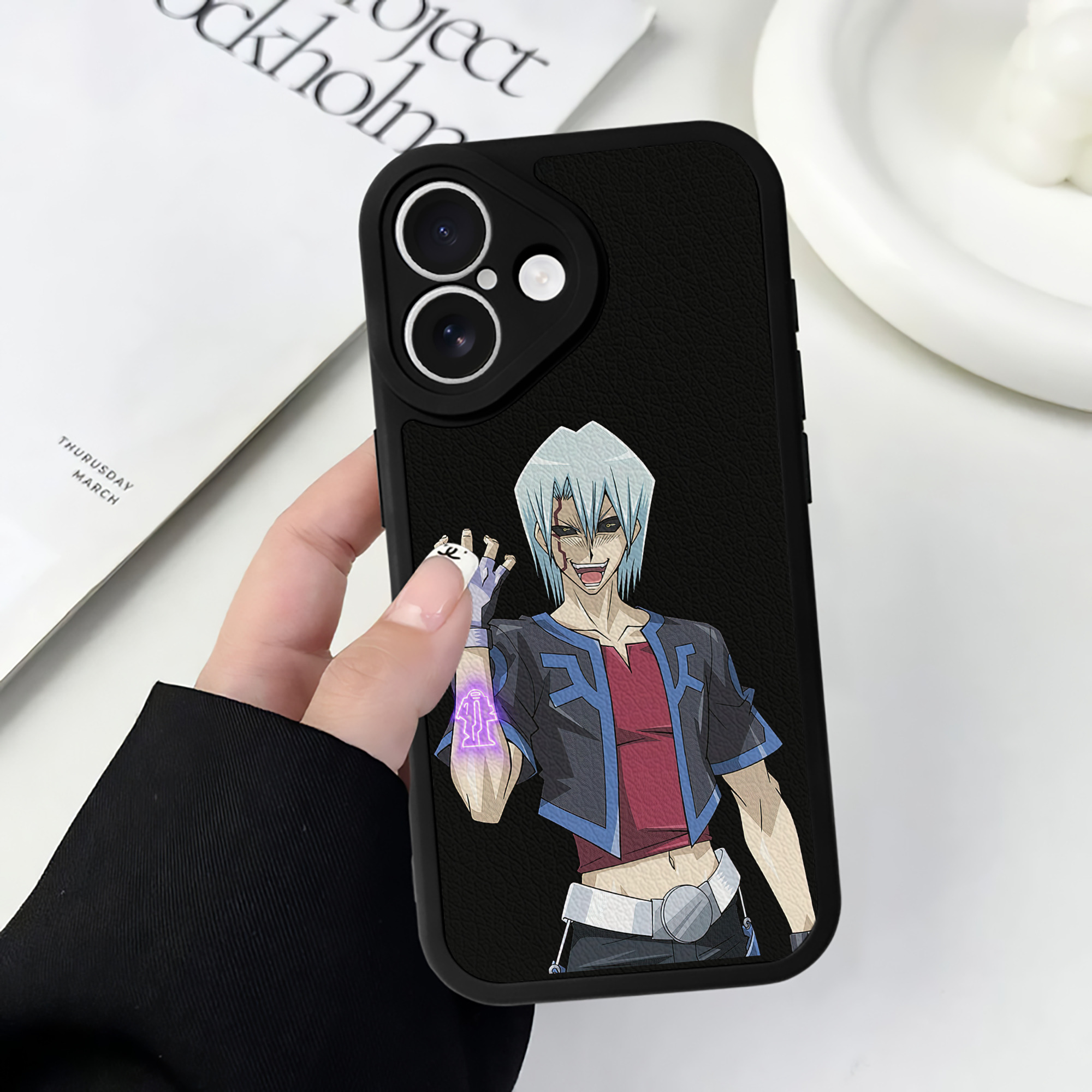 遊☆戯☆王 Yu-Gi-Oh! 【iPhone 16シリーズ対応】シリコンスマホケース（レザー調） 材質：シリコン